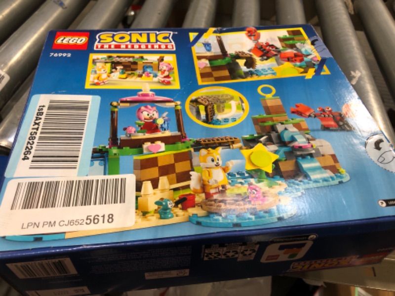 Photo 2 of LEGO Sonic The Hedgehog Amy’s Animal Rescue Island 76992 Building Toy Set, Sonic Adventure Toy with 6 Characters and Accessories for Creative Role Play, Fun Gift for 7 Year Old Gamers