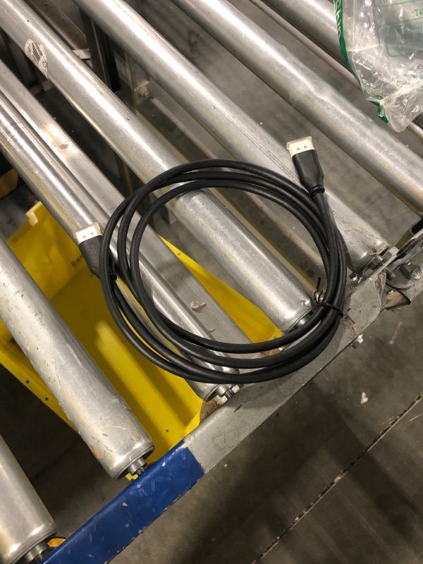 Photo 1 of Display Port Cable