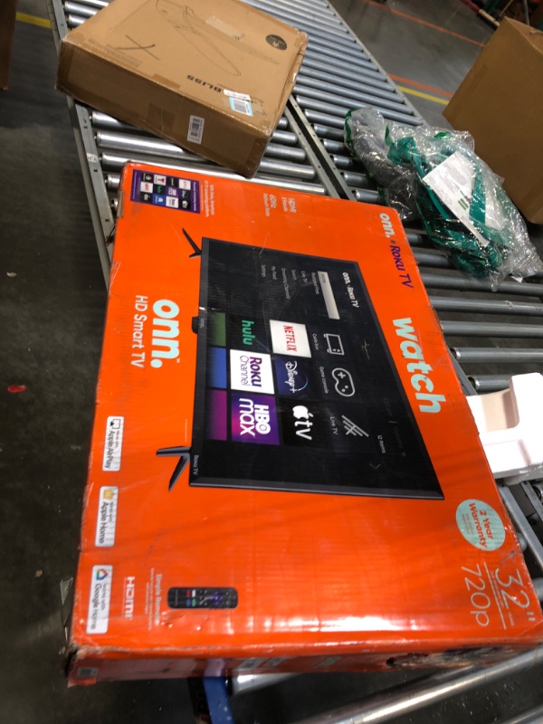 Photo 1 of Onn. 32" Class 720p HD LED Roku Smart TV (100012589)