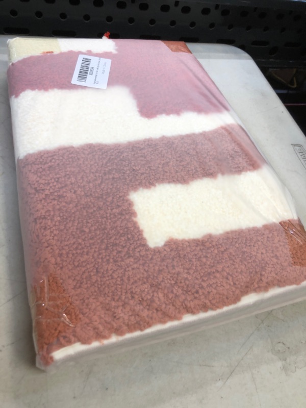 Photo 1 of Beige Bathroom Rugs Cute Bath Mats for Bathroom Non Slip Colorful Floor Mat, Thick Soft Shaggy Bath Rug Aesthetic Bathroom Deocr, Super Absorbent Bathmat Machine Washable Carpet for Shower, 20 x 32 20×32inch Beige