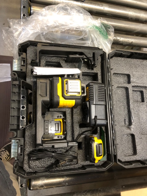 Photo 2 of DEWALT 20V/12V MAX Laser Level, 3 x 360, Green, Bare Tool Only (DCLE34030GB)
