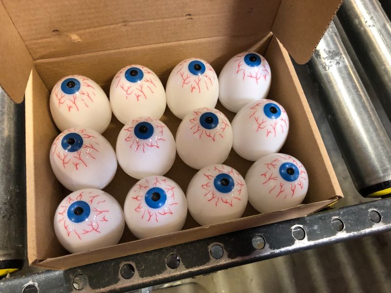 Photo 2 of Libima 12 Pcs Halloween Eyeballs LED Halloween Eggs Light up Scary Eyeballs Plastic Battery Operated Light up Eyeballs Horror Props for Indoor Halloween Home Haunted Table Decoration (Purple)
