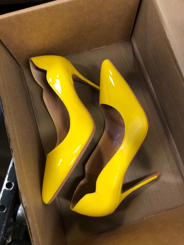 Photo 1 of YELLOW HEELS FOR WOMEN SIZE (9)