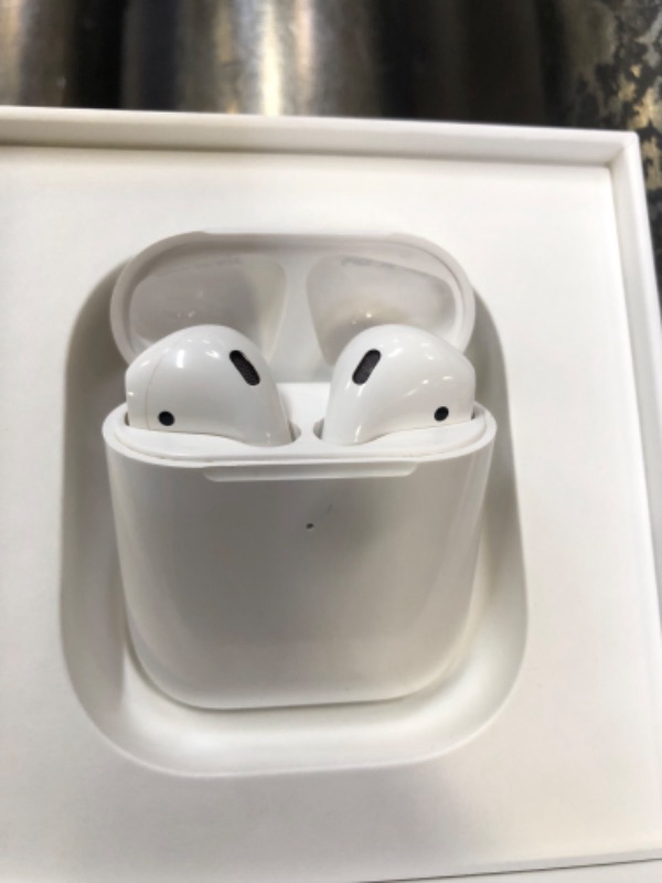 Photo 4 of AirPods with Charging Case