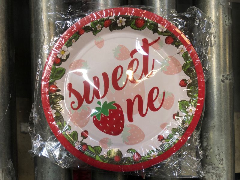 Photo 2 of 20pcs Strawberry Theme Birthday Party Plates, Strawberry Theme 1st Birthday Decoration, Sweet One Theme Birthday Party, Sweet One Pates For Strawberry Theme Birthday Party Supplies Strawberry plates (20pcs)