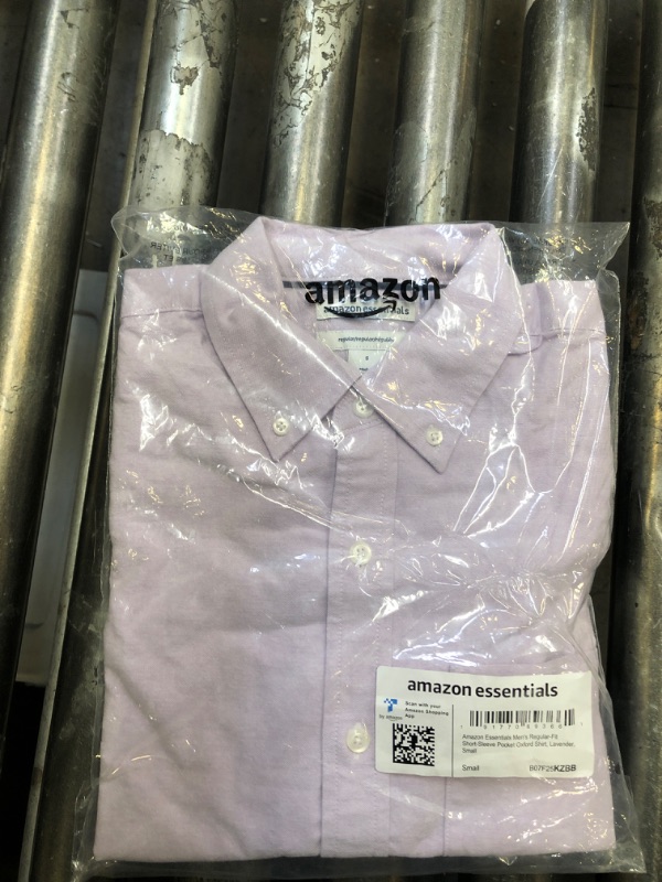 Photo 2 of Amazon Essentials Men's Regular-Fit Short-Sleeve Pocket Oxford Shirt Small Lavender