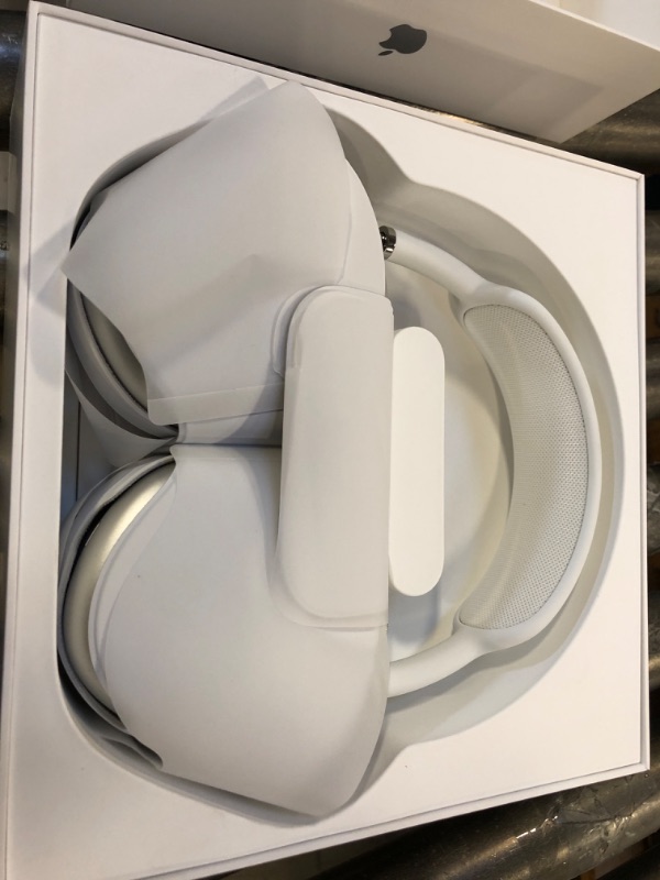 Photo 3 of Apple AirPods Max Wireless Over-Ear Headphones, Active Noise Cancelling, Transparency Mode, Personalized Spatial Audio, Dolby Atmos, Bluetooth Headphones for iPhone – Silver