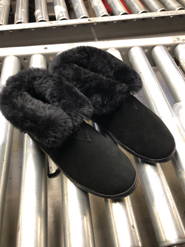 Photo 1 of Bearpaw Slippers  BLACK, SIZE 8
