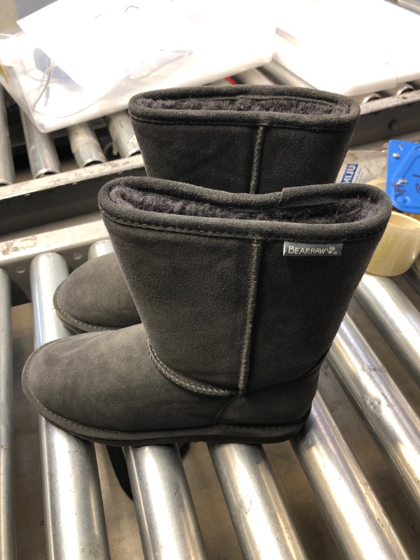 Photo 1 of BEARPAW BOOTS GREY SIZE 7/8