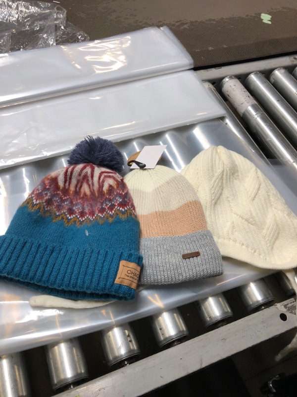 Photo 1 of 3pcs of Beanie