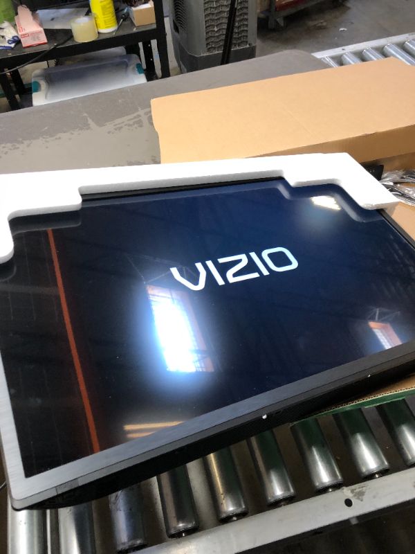 Photo 2 of Vizio 32 inch tv
