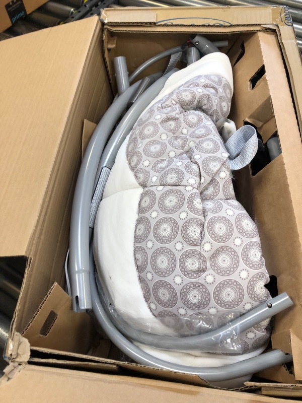 Photo 2 of Graco Simple Sway Abbington Baby Swing