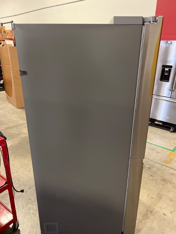 Photo 6 of Frigidaire Gallery 22.3-cu ft Counter-depth Side-by-Side Refrigerator with Ice Maker (Fingerprint Resistant Stainless Steel) ENERGY STAR
