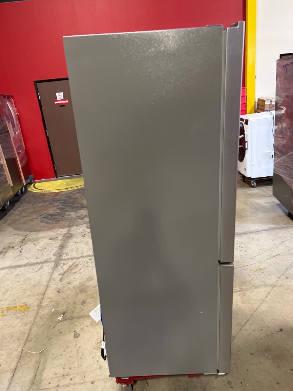 Photo 5 of Hisense 17.1-cu ft Counter-depth Bottom-Freezer Refrigerator (Stainless Steel) ENERGY STAR

