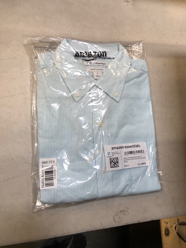 Photo 1 of Amazon Essentials Men's Regular-Fit Short-Sleeve Pocket Oxford Shirt Medium Aqua Blue Stripe