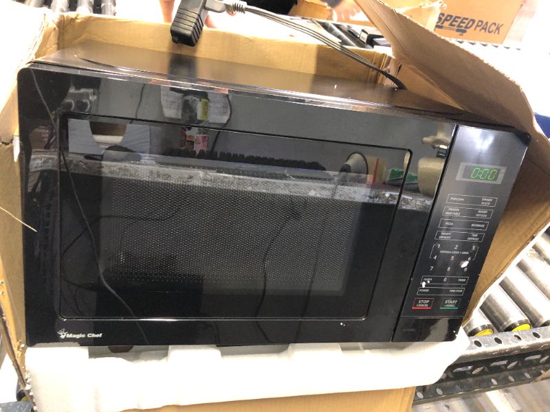 Photo 2 of 0.7 cu. ft. 700-Watt Countertop Microwave in Black