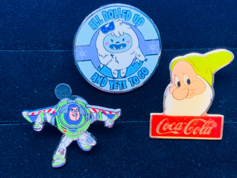 Photo 1 of 625154… 3 Disney pins