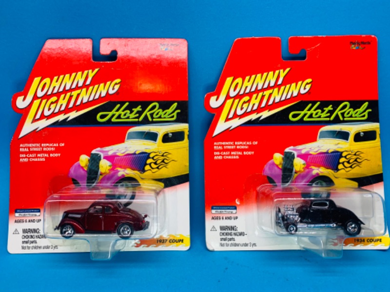 Photo 1 of 625175…2 Johnny Lightning die cast hot rods