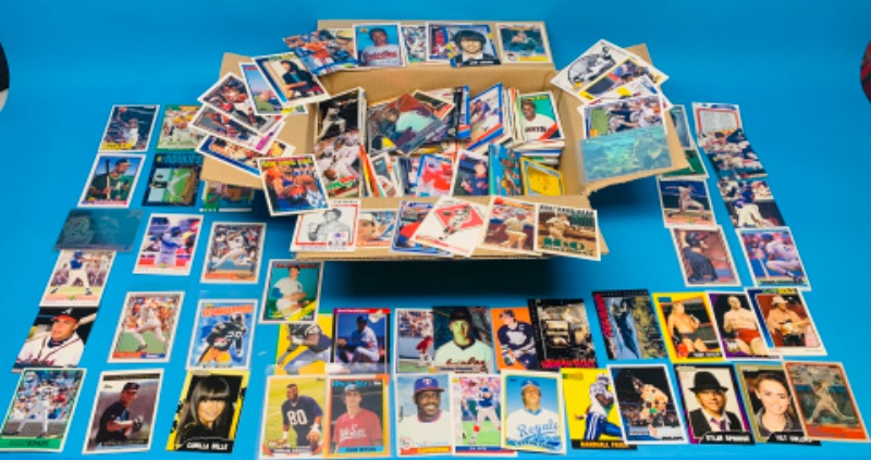 Photo 1 of 625178…approx 600 misc sports and trading cards in a box 