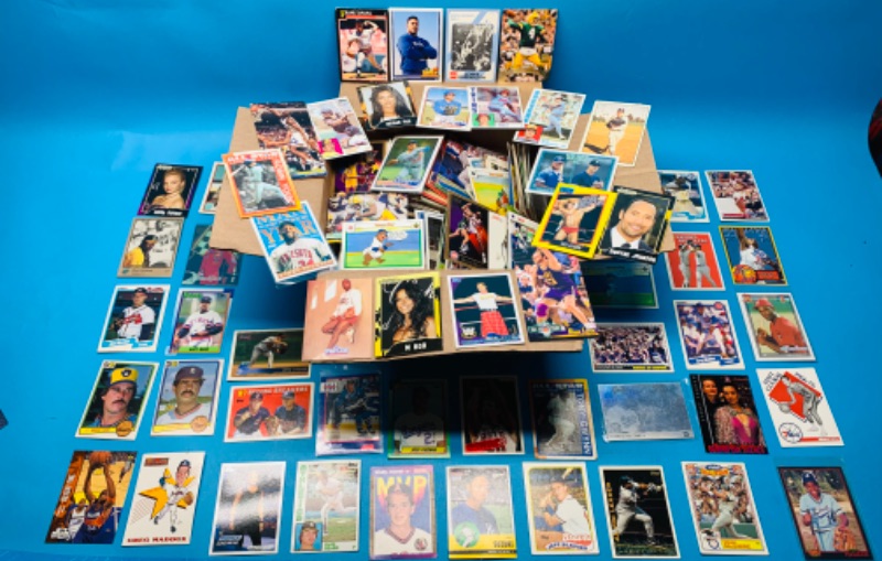 Photo 1 of 625364…approximately 800 misc sports trading cards