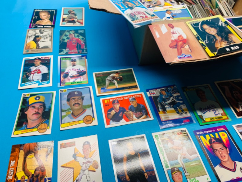 Photo 4 of 625364…approximately 800 misc sports trading cards