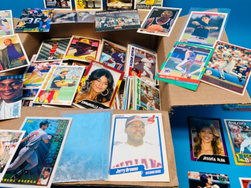 Photo 6 of 625365…approximately 800 misc sports trading cards 