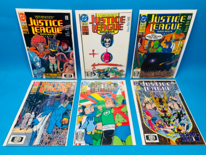 Photo 1 of 625444…6 justice league  comics in plastic sleeves 