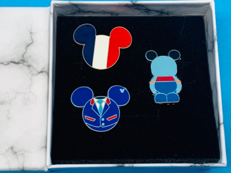 Photo 2 of 625528… 3 Disney pins in gift box 