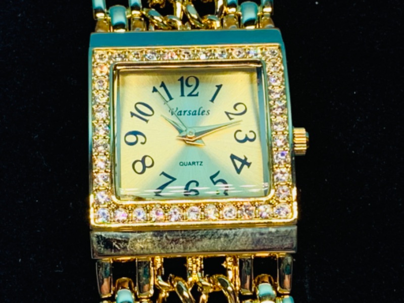 Photo 1 of 625615…3 ladies fashion watches in gift boxes-will need batteries replaced 