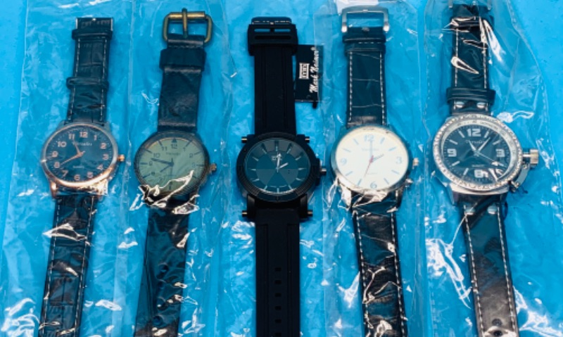 Photo 1 of 625618… 5 mens fashion watches - will need batteries replaced 