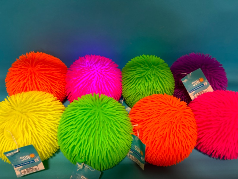 Photo 2 of 626139…8 light up puffer balls
