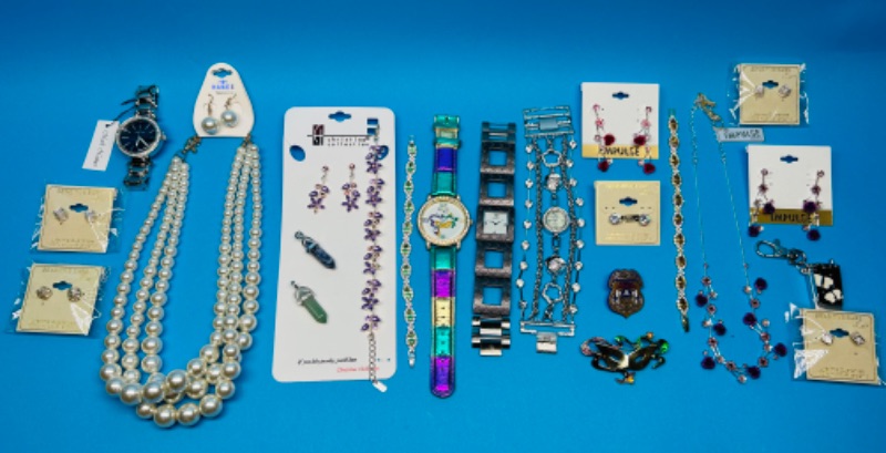 Photo 1 of 626204…fashion jewelry - watches will need batteries 