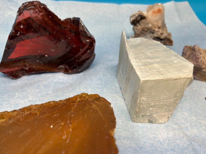 Photo 1 of 626219…various rocks and soapstone 