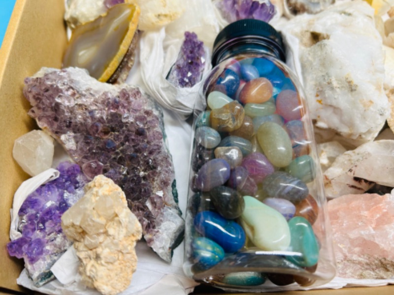 Photo 7 of 626220…large box of collectible rocks and geodes 