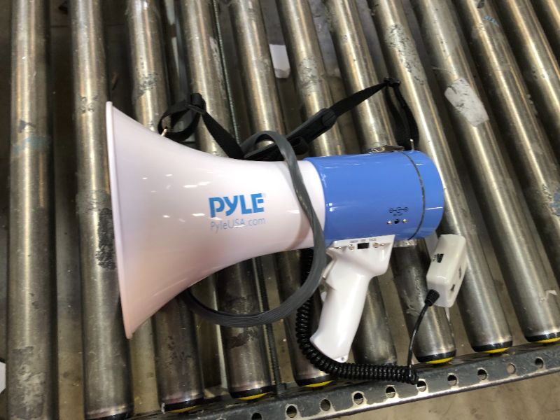 Photo 2 of PylePro PMP50 50 Watt 1,200 Yard Sound Range Portable Bullhorn Megaphone Speaker with Built In MP3 Input Jack and Loud Siren Alarm, Blue