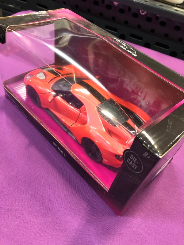 Photo 2 of 2017 Ford GT - Pink Slips 1:24 Scale Diecast Replica Model