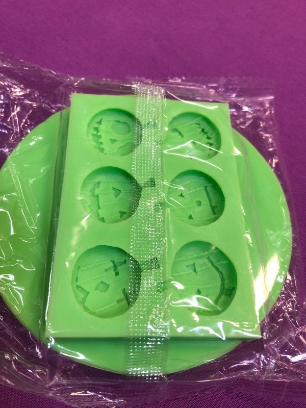 Photo 1 of 3D HALLOWEEN SILICONE BAKING MOLD 2 PCS