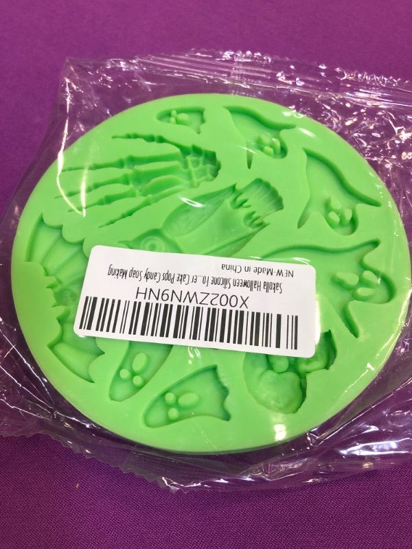 Photo 2 of 3D HALLOWEEN SILICONE BAKING MOLD 2 PCS