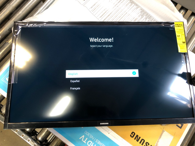 Photo 2 of SAMSUNG 32-inch Class LED Smart FHD TV 1080P (UN32N5300AFXZA, 2018 Model)