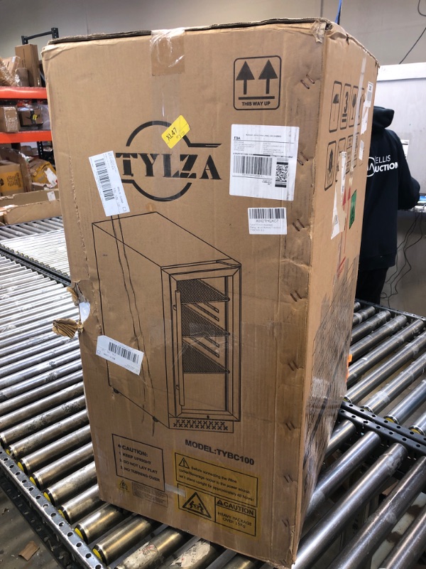 Photo 4 of Tylza 15 Inch Beverage Refrigerator, 130 Cans Quiet Beverage Fridge, 15'' Beverage Cooler Under Counter with Glass Door and Lock for Built-in or Freestanding With Temperature Memory Function TYBC100