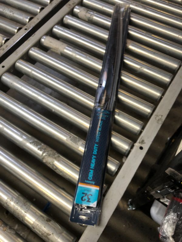 Photo 2 of 32" AutoTex Heavy Duty 78 Series Wiper Blade