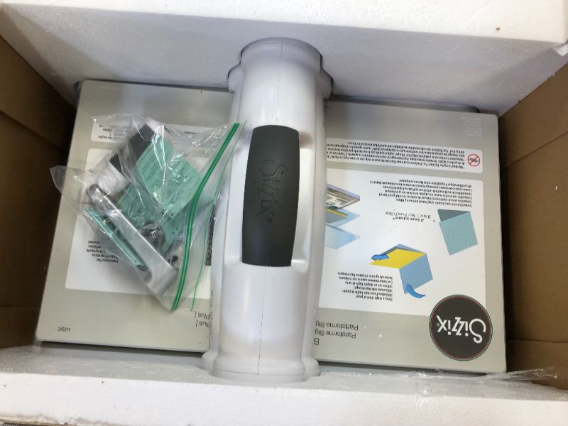Photo 1 of Sizzix Big Shot Plus 660020 A4 Manual Die Cutting and Embossing Machine, 9 in (21 Cm) Opening