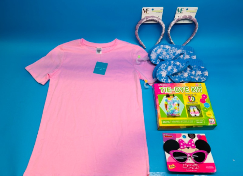 Photo 1 of 662517…kids t-shirt, flip flops, sunglasses, and tie-dye kit , and headbands 