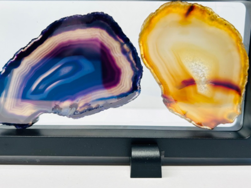 Photo 1 of 662528… 3 agate slices in 9 x 4” display 