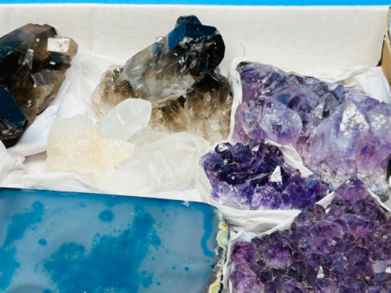 Photo 4 of 662563…collectible rocks-amethyst, smokey quartz, crystal, agate base 