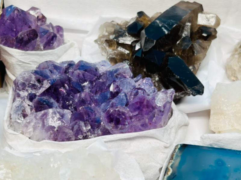 Photo 3 of 662563…collectible rocks-amethyst, smokey quartz, crystal, agate base 