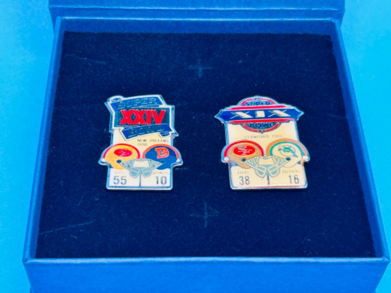 Photo 1 of 662613… 2 vintage Super Bowl pins in gift box 