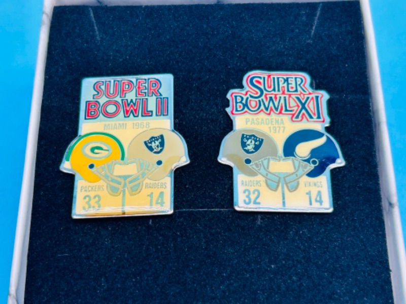 Photo 1 of 662615… 2 vintage Super Bowl pins in gift box 