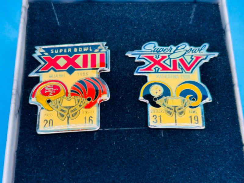 Photo 1 of 662616… 2 vintage Super Bowl pins in gift box 