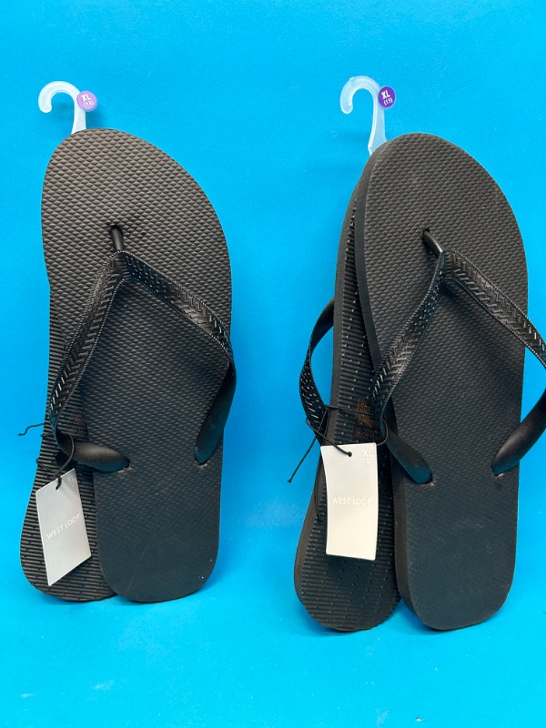 Photo 1 of 662744…2 pairs of men’s size xl 13 flip flops 